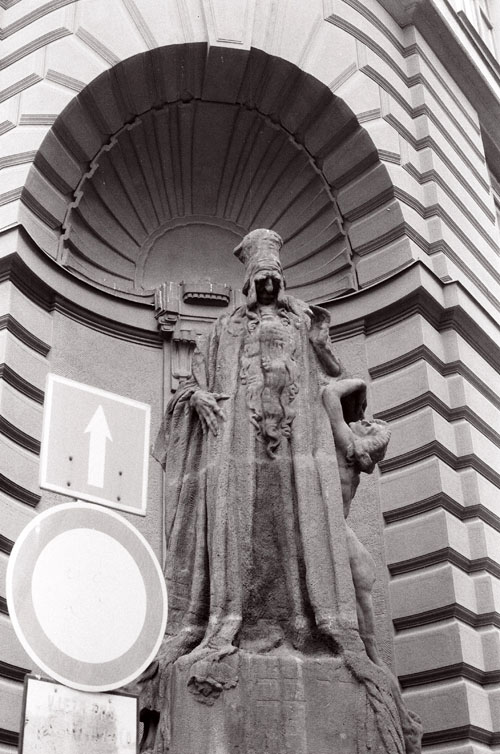 Ladislav Šaloun's statue of Rabbi Loew, photo credit Caleb Crain