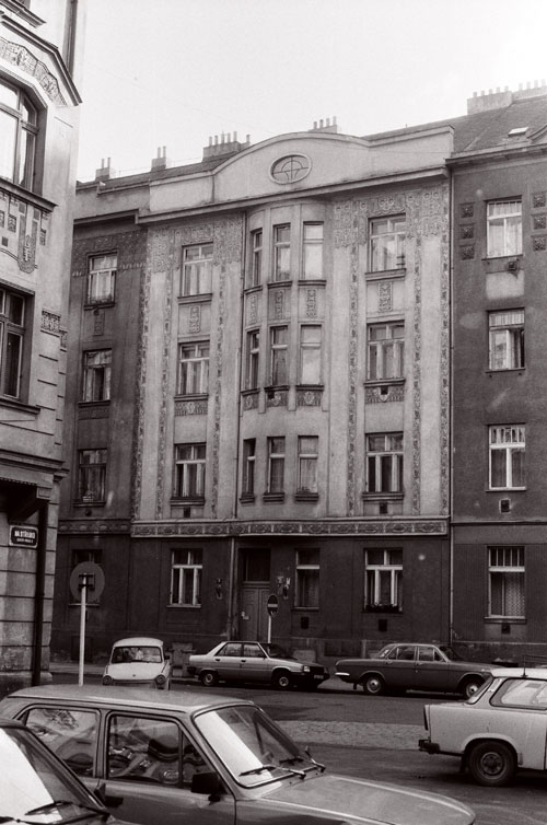 A Secession façade, Prague, 1990 or 1991, photo Caleb Crain